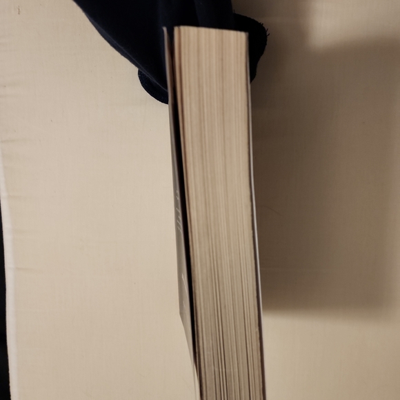 Crimson Lake: Paperback book By Candice Fox, good preowned condition - Picture 6 of 6